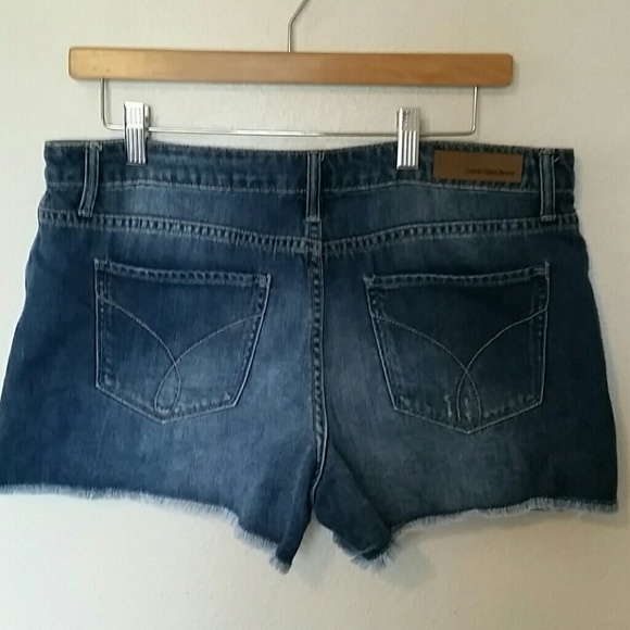 Calvin Klein Women's Jeans Shorts distressed size W 30 - Picture 2 of 4